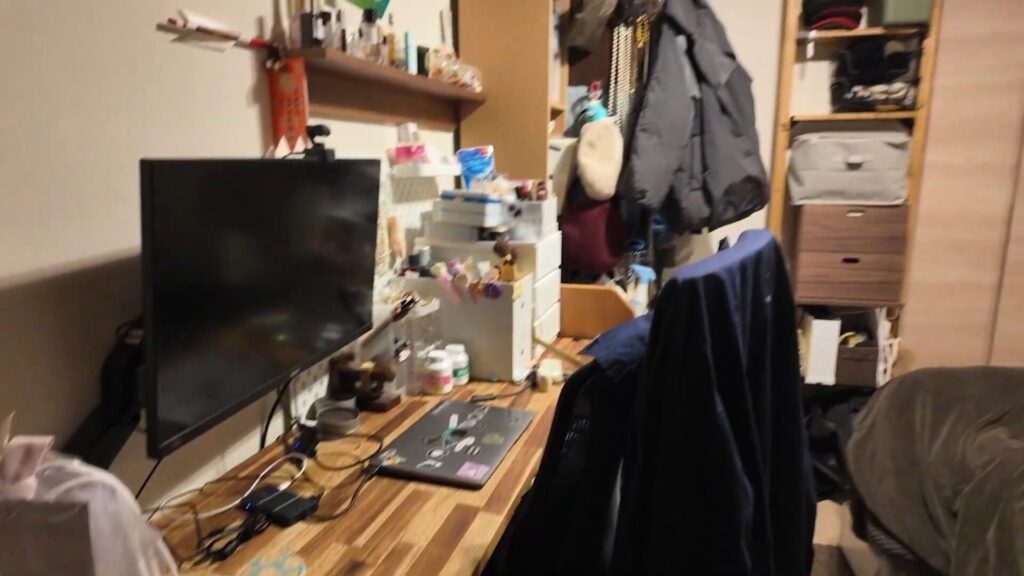 天板に下穴を開ける